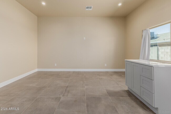 Foto del edificio - 1908 E Harvard St