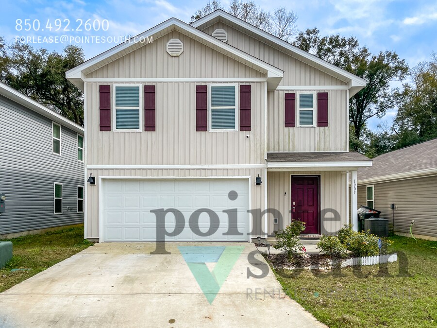 Primary Photo - Large Home in NW Pensacola!