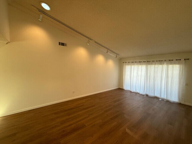 Building Photo - An Amalfi Model for Rent in Leisure Village