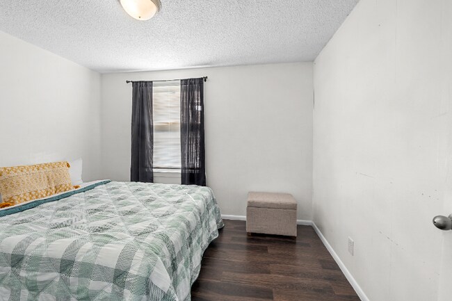 Building Photo - 275 S 150 W Rd