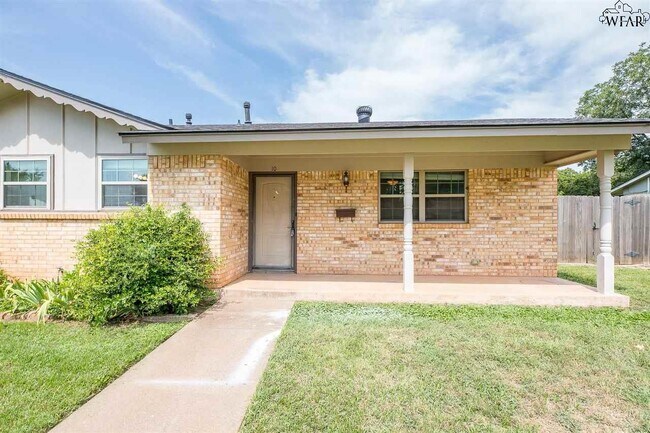 Building Photo - 10 Jo Ann Cir