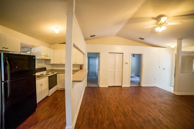 Photo - 918 NW 3rd Ave House