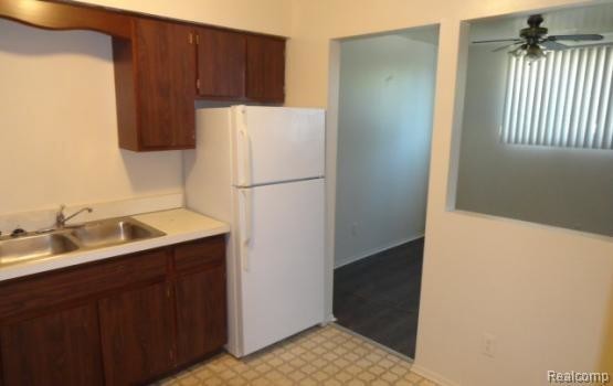 Foto del edificio - 221 Summit Ridge Dr