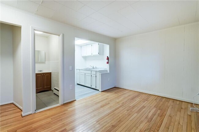 Building Photo - 266 Winton Rd