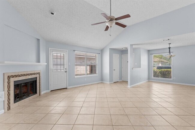 Building Photo - 606 David Curry Dr