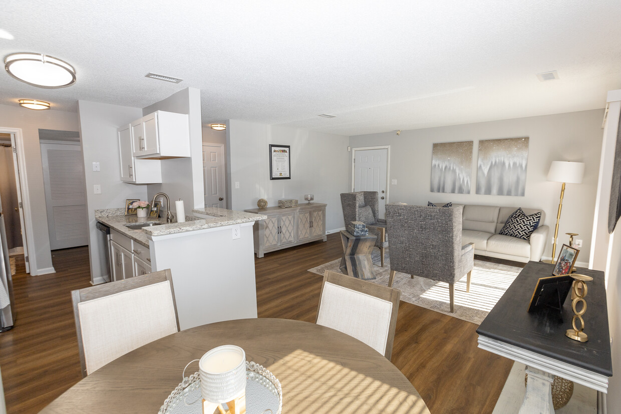 Dining Area - Hampton Harbor Apartments