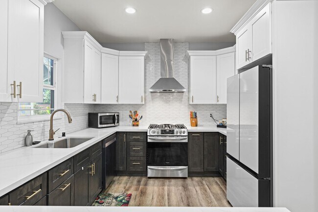 Foto del edificio - Updated Midtown Home