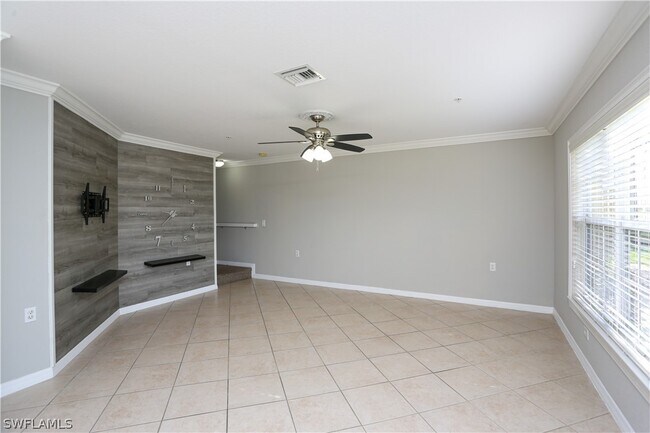 Building Photo - 9055 Gervais Cir