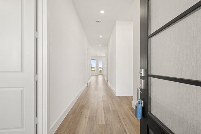 Building Photo - 31039 Vintage Crk Ln