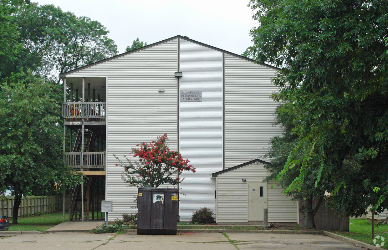 Foto del edificio - Woodland Height Apartments