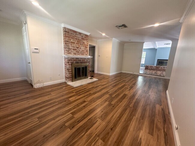 Foto del edificio - 7900 Shoshone Ave