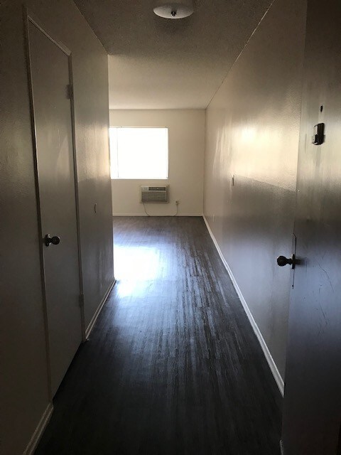 Primary Photo - 2900 Sunset Pl