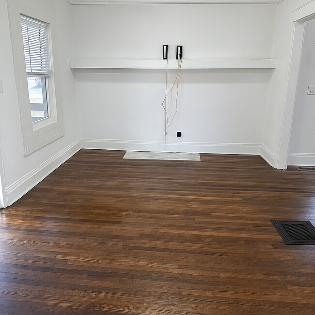Foto del edificio - 2217 E 37th St