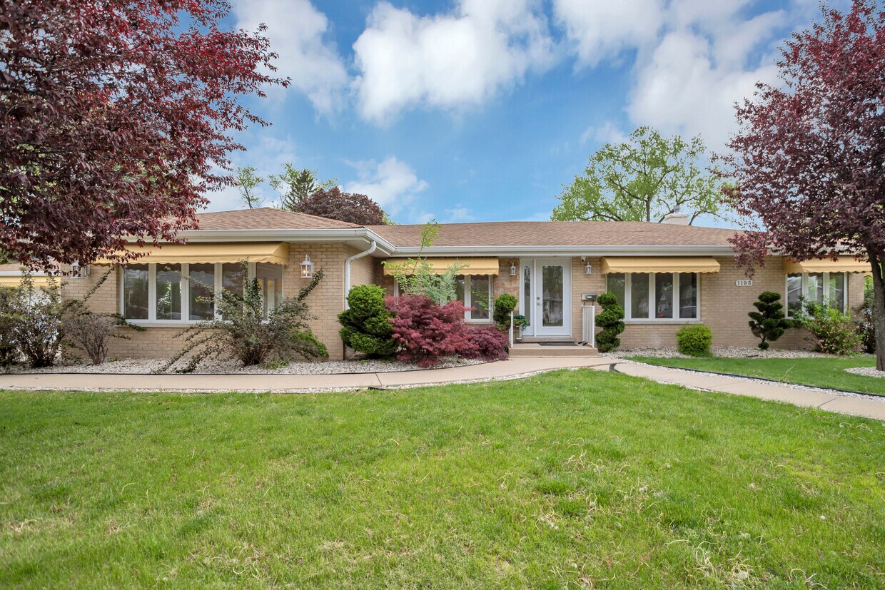 Foto principal - 1193 S River Rd