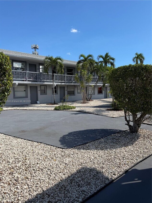 Foto principal - 2129 Davie Blvd