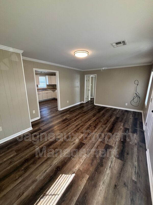 Building Photo - 2625 Moeling St