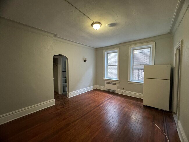 Building Photo - 55 Tonnelle Ave