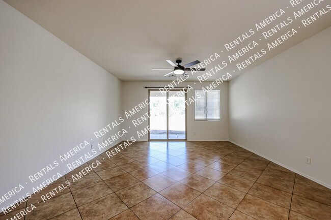 Foto del edificio - 21260 E Calle Luna