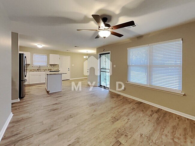 Building Photo - 3385 Reynard Rd