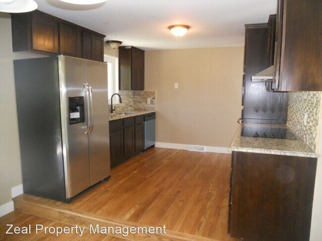 Building Photo - 4 br, 2 bath House - 921 East 10th Avenue