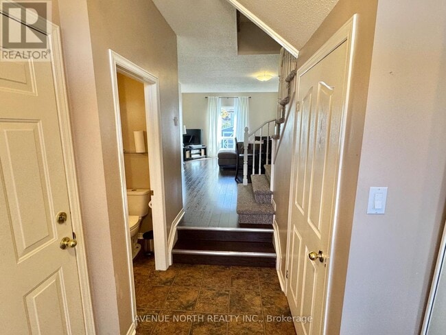 Photo du bâtiment - 38 Bridgestone Dr