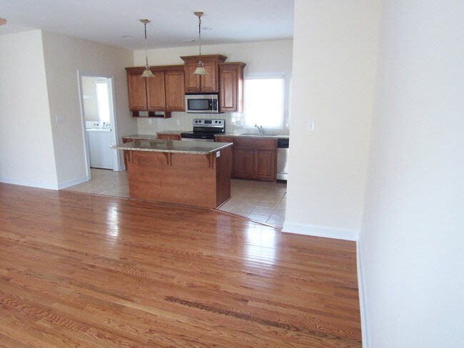 Cocina/Sala de estar - 537 E Hall Ln