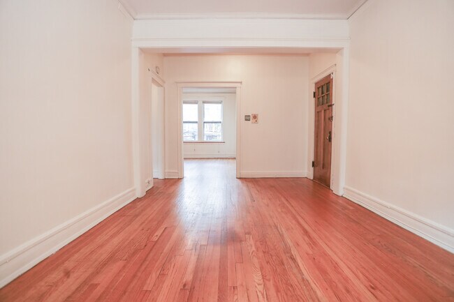Building Photo - 4629 N Damen Ave