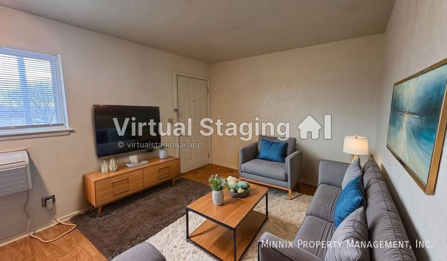 Primary Photo - 711 S Austin Ave