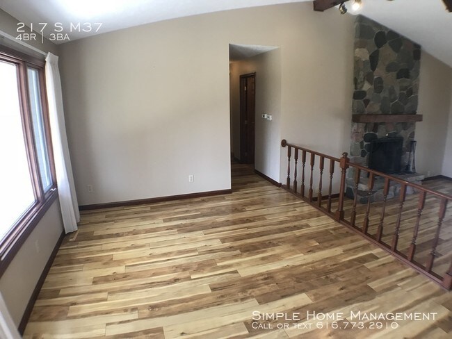 Building Photo - 217 S M 37 Hwy