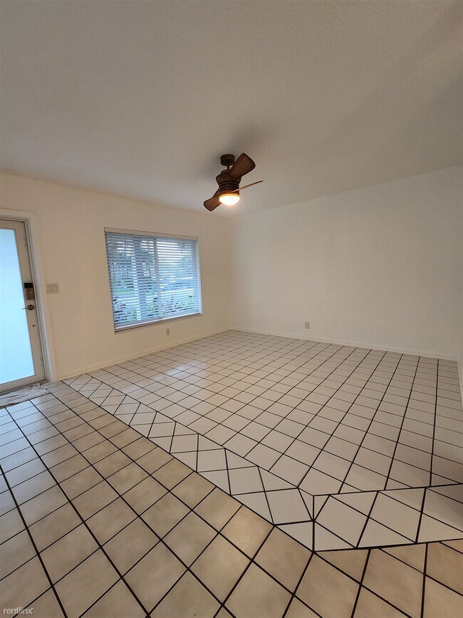 Foto del edificio - 2 br, 1 bath Duplex - 7510 Northwest 44th ...