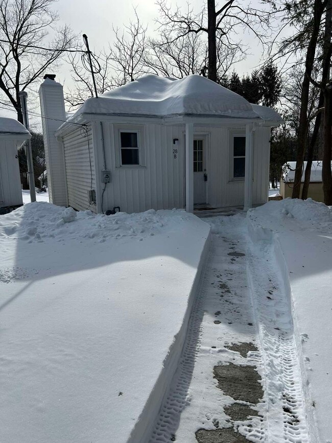 Building Photo - 28B Knapp Rd