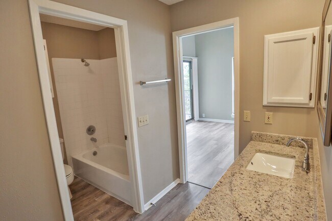 Foto del edificio - 2255 Thousand Oaks Dr