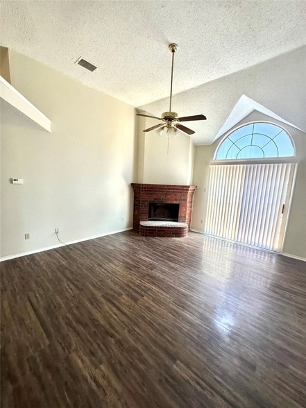 Building Photo - 6513 White Oak Dr