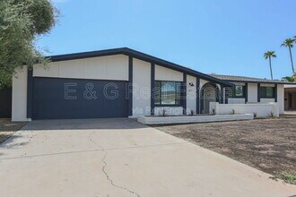 Building Photo - 1817 E Alameda Dr