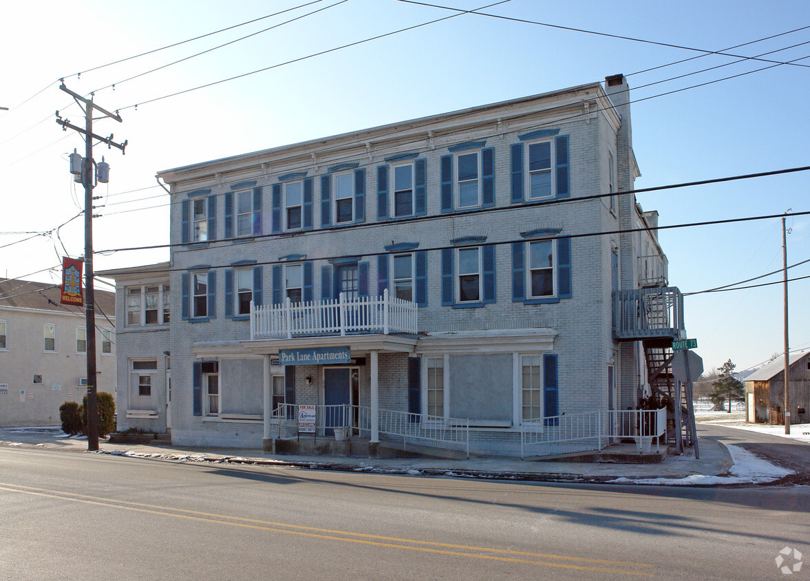 Primary Photo - Park Lane Apartments