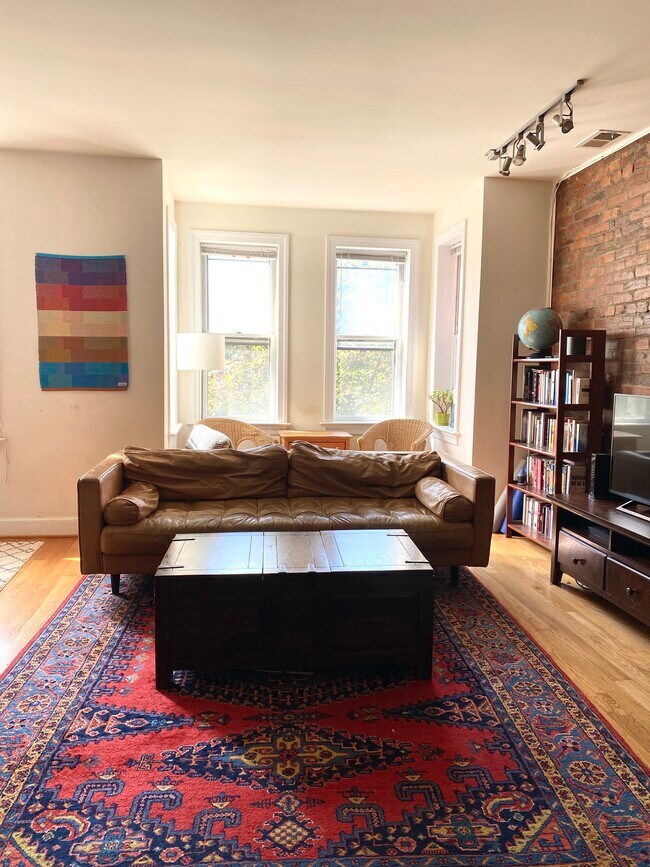 Great natural light in alcove; perfect for a desk set up - 217 12th St NE