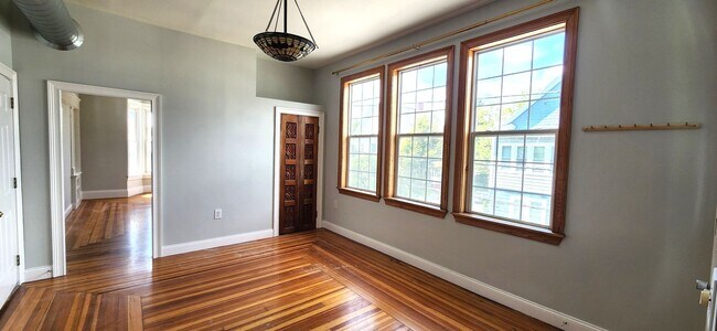 Building Photo - 103 Almy St