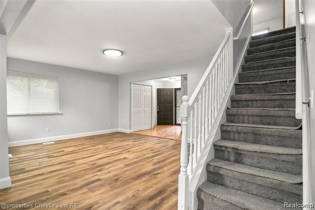 Building Photo - 21385 Deerfield Dr