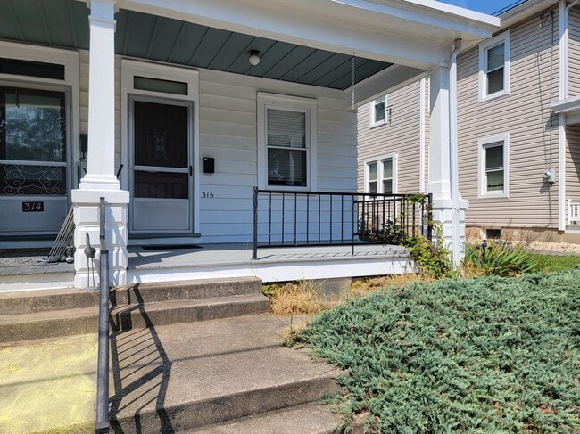 Building Photo - 316 W Sunset Ave