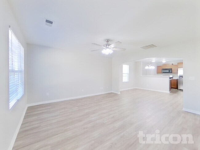 Foto del edificio - 4911 Magnasco Ln