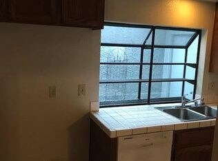 Building Photo - welcoming 3 bedroom 2 bath home