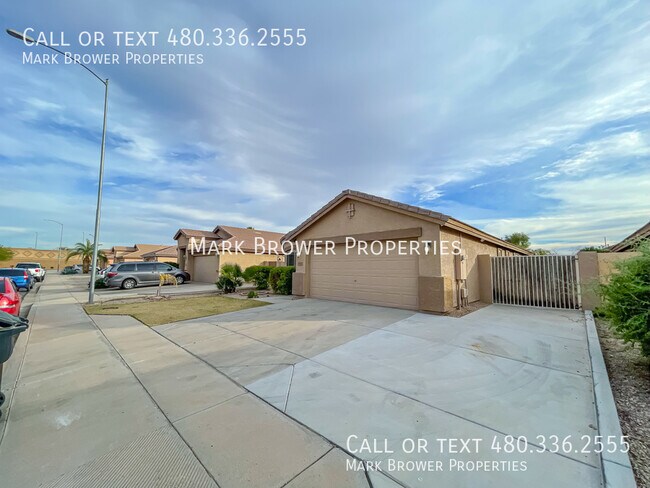 Building Photo - 8743 E Onza Ave