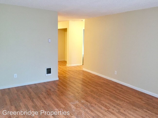 Building Photo - 3310 SW Beaverton Hillsdale Hwy