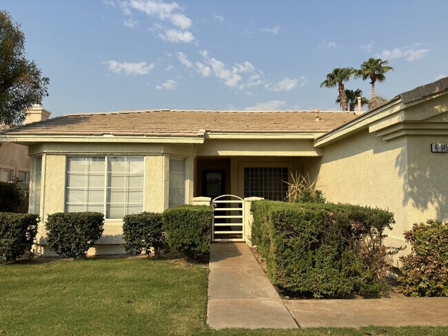 Foto del edificio - Furnished or Not! Gated, 3 Bedrooms, pool/spa