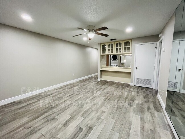 Foto del edificio - 6041 Topher Trail