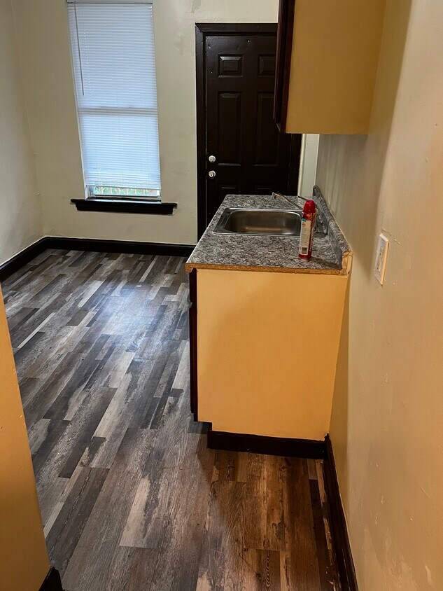 Foto principal - 6153 S May St