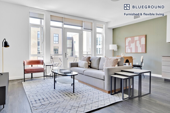 Building Photo - 2000 Fifth Street-SI FL4-ID1059