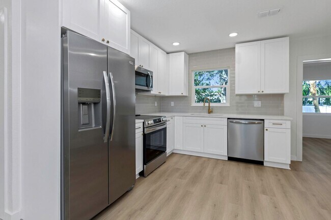 Foto del edificio - 2710 Boca Ciega Dr N