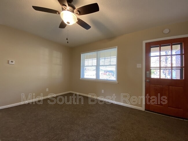 Building Photo - 6 Southern Oaks Ct