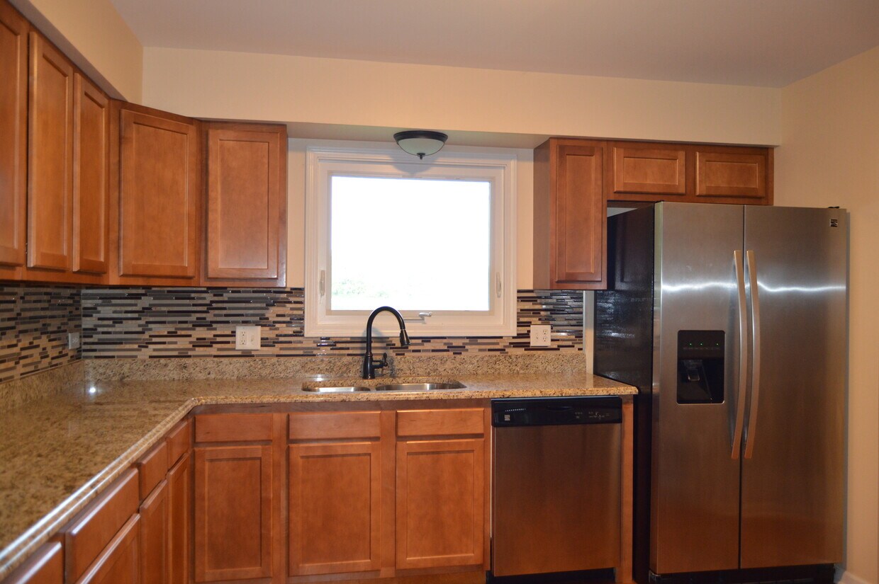Primary Photo - 360 Hiawatha Dr